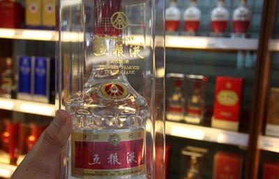 酒企中秋节前轮番涨价催热白酒市场 行业调整将延续